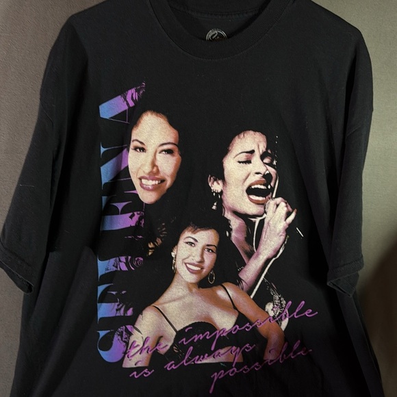 Tops - Selena Black Graphic‎ T-Shirt with Iconic Print 2X